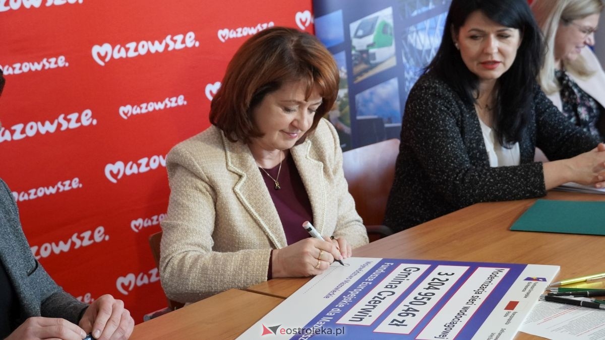 Podpisanie umów w ramach programu Fundusze Europejskie dla Mazowsza [16.02.2026] - zdjęcie #45 - eOstroleka.pl