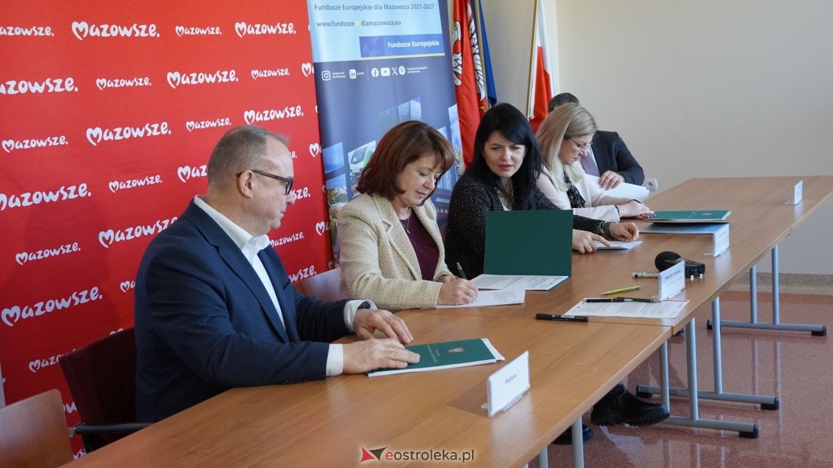 Podpisanie umów w ramach programu Fundusze Europejskie dla Mazowsza [16.02.2026] - zdjęcie #25 - eOstroleka.pl