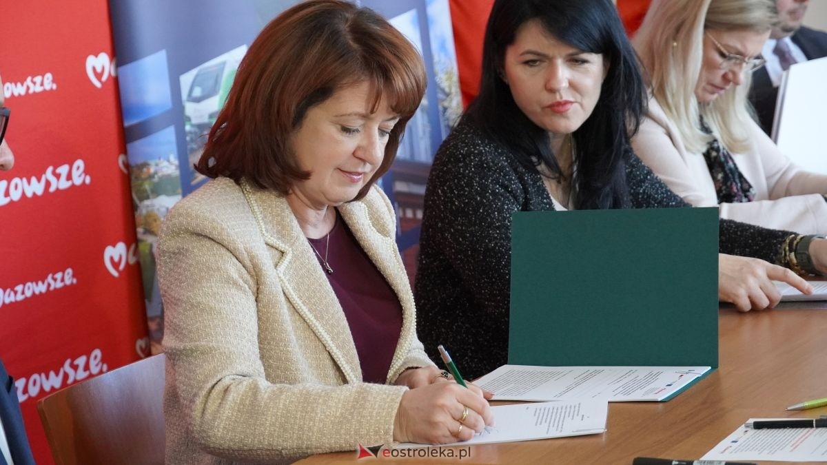 Podpisanie umów w ramach programu Fundusze Europejskie dla Mazowsza [16.02.2026] - zdjęcie #24 - eOstroleka.pl