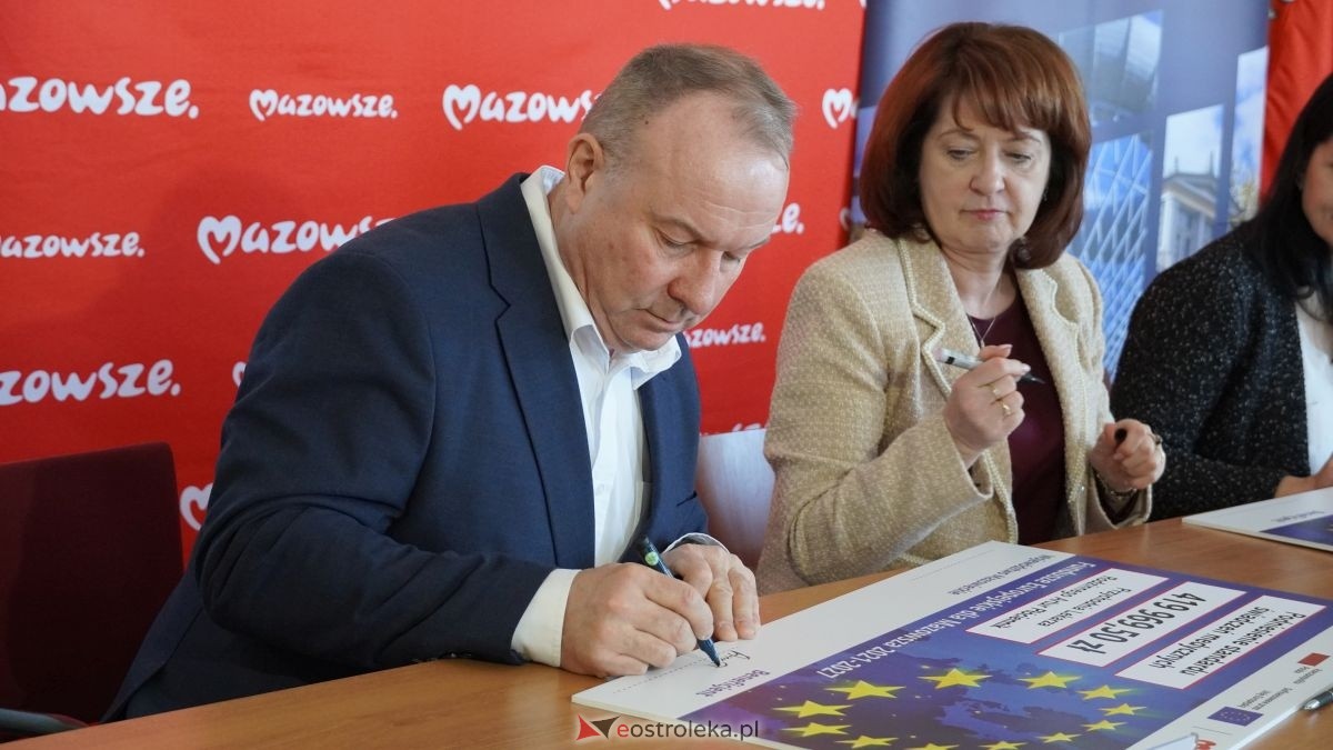 Podpisanie umów w ramach programu Fundusze Europejskie dla Mazowsza [16.02.2026] - zdjęcie #22 - eOstroleka.pl