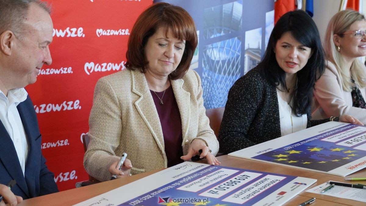 Podpisanie umów w ramach programu Fundusze Europejskie dla Mazowsza [16.02.2026] - zdjęcie #19 - eOstroleka.pl