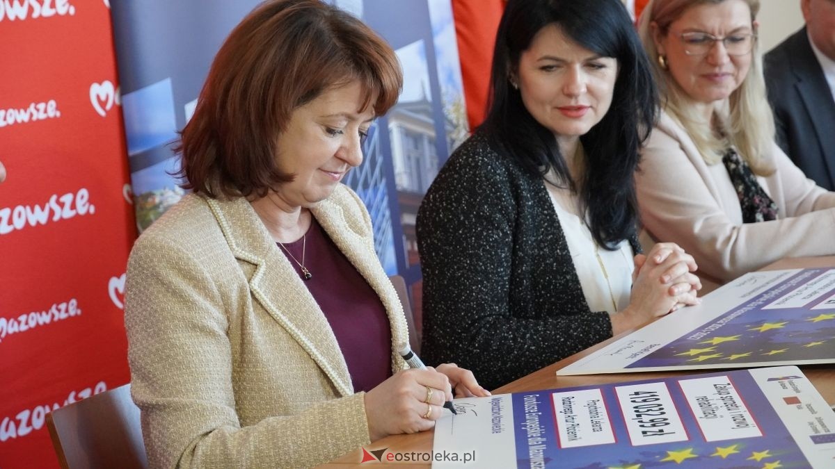 Podpisanie umów w ramach programu Fundusze Europejskie dla Mazowsza [16.02.2026] - zdjęcie #16 - eOstroleka.pl
