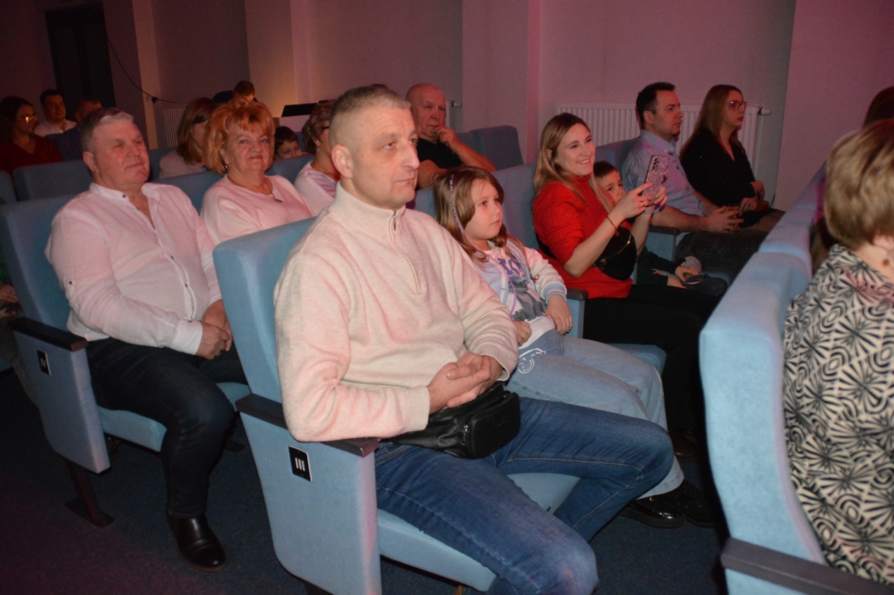 Koncert walentynkowy studia Metro w CKK w Kadzidle fot. CKK w Kadzidle [14.02.2026] - zdjęcie #7 - eOstroleka.pl