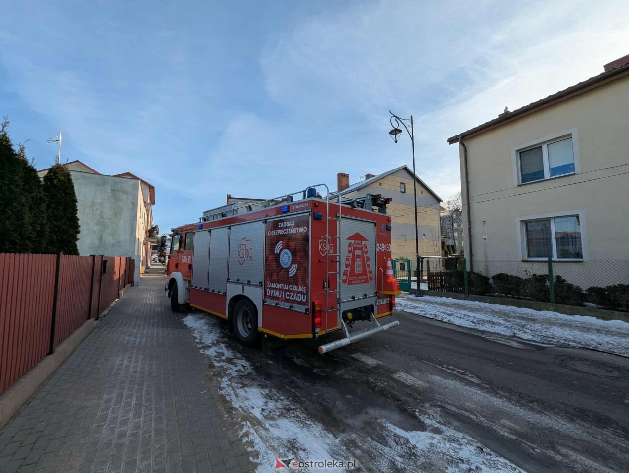 Akcja ratunkowa na Paderewskiego w Ostrołęce [16.02.2026] - zdjęcie #8 - eOstroleka.pl