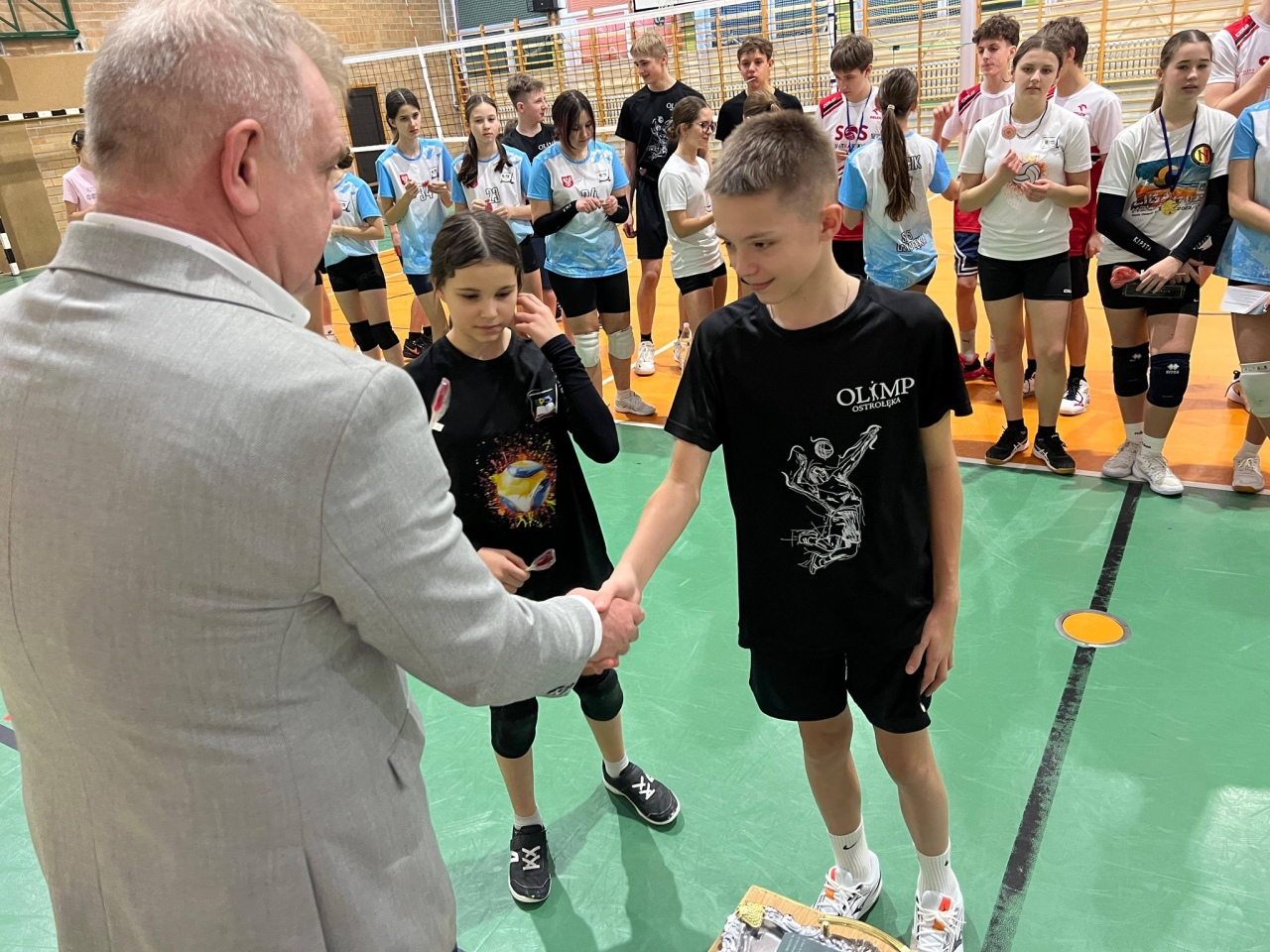 Walentynkowy turniej siatkówki w SP nr 5 [18.02.2026] - zdjęcie #57 - eOstroleka.pl