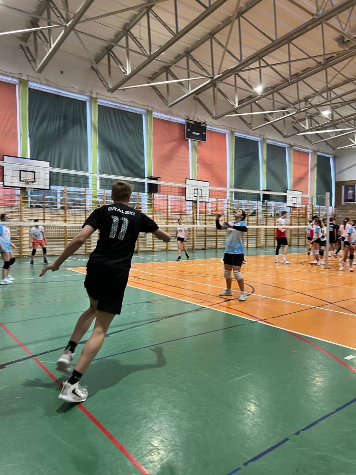 Walentynkowy turniej siatkówki w SP nr 5 [18.02.2026] - zdjęcie #53 - eOstroleka.pl