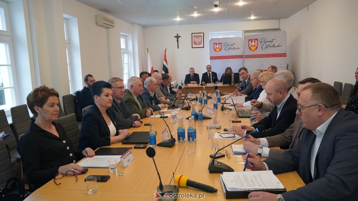 Ważne obrady w Starostwie. Transmisja na żywo z XXV sesji Rady Powiatu [18.02.2026] - zdjęcie #3 - eOstroleka.pl