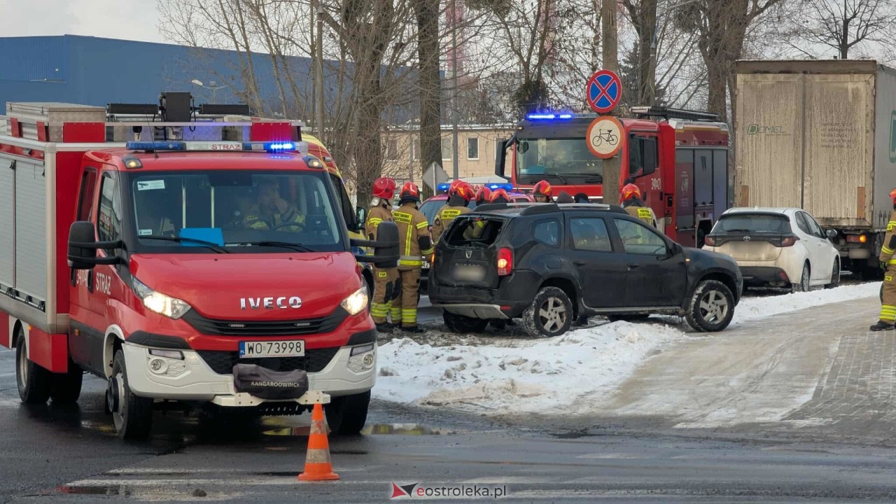 Wypadek na Alei Wojska Polskiego w Ostrołęce [18.02.2026] - zdjęcie #2 - eOstroleka.pl