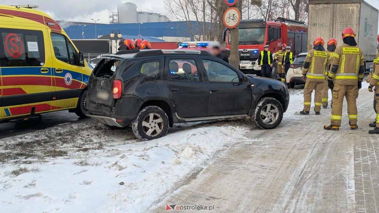 Wypadek na Alei Wojska Polskiego w Ostrołęce [18.02.2026] - zdjęcie #1 - eOstroleka.pl