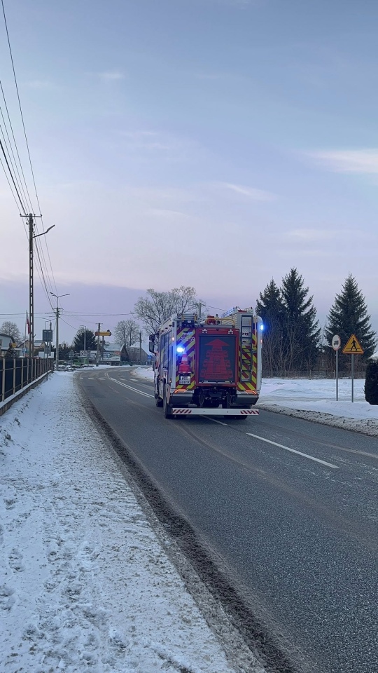Pożar w Dębach [18.02.2026] - zdjęcie #1 - eOstroleka.pl