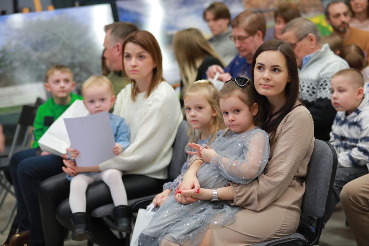 „Super Czytelnik 2025” i „Obiektyw na Czarnowiec”  [19.02.2026] - zdjęcie #4 - eOstroleka.pl