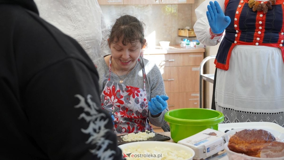 Warsztaty kulinarne w Środowiskowym Domu Samopomocy w Nowej Wsi [19.02.2026] - zdjęcie #31 - eOstroleka.pl