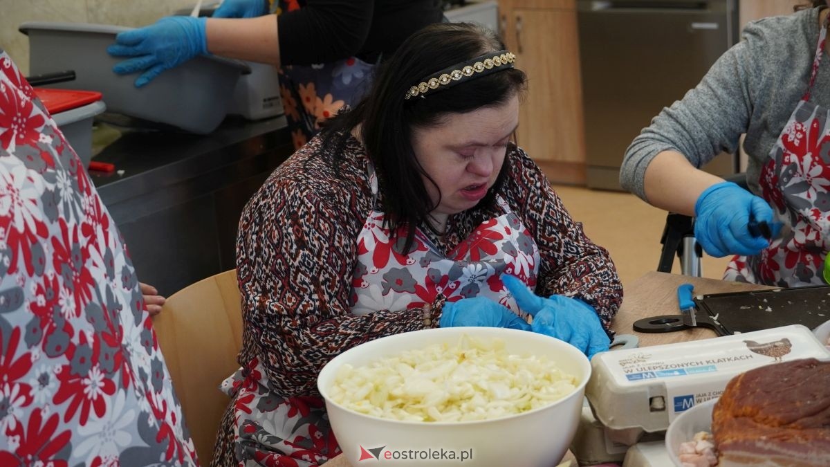 Warsztaty kulinarne w Środowiskowym Domu Samopomocy w Nowej Wsi [19.02.2026] - zdjęcie #30 - eOstroleka.pl