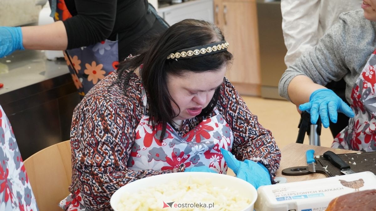 Warsztaty kulinarne w Środowiskowym Domu Samopomocy w Nowej Wsi [19.02.2026] - zdjęcie #29 - eOstroleka.pl