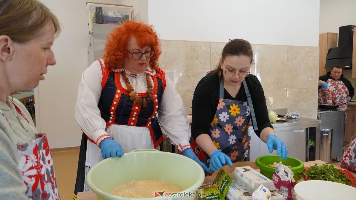 Warsztaty kulinarne w Środowiskowym Domu Samopomocy w Nowej Wsi [19.02.2026] - zdjęcie #11 - eOstroleka.pl