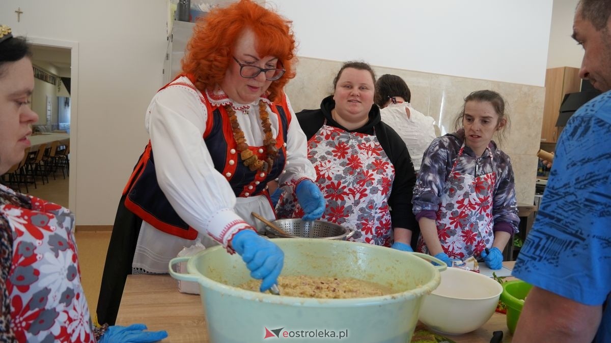 Warsztaty kulinarne w Środowiskowym Domu Samopomocy w Nowej Wsi [19.02.2026] - zdjęcie #9 - eOstroleka.pl