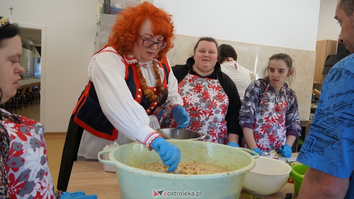 Warsztaty kulinarne w Środowiskowym Domu Samopomocy w Nowej Wsi [19.02.2026] - zdjęcie #8 - eOstroleka.pl