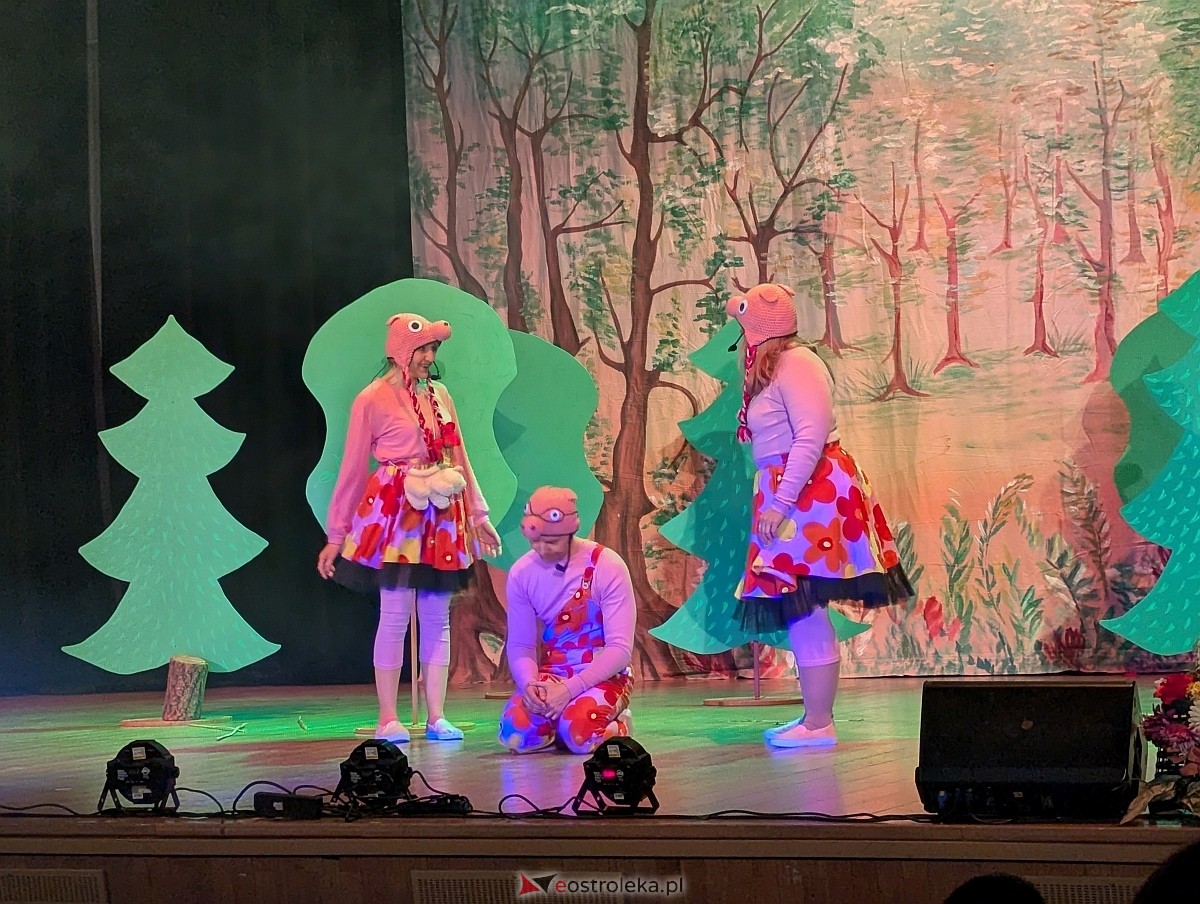 Spektakl „Świnki 3 - Pepa, Mela i Kwi” w Ostrołęckim Centrum Kultury  [22.02.2026] - zdjęcie #23 - eOstroleka.pl
