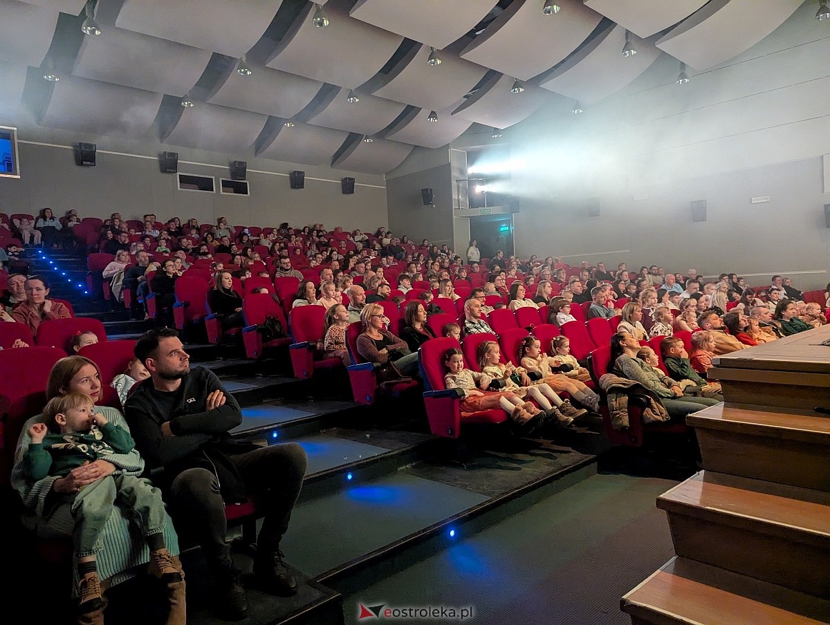 Spektakl „Świnki 3 - Pepa, Mela i Kwi” w Ostrołęckim Centrum Kultury  [22.02.2026] - zdjęcie #12 - eOstroleka.pl