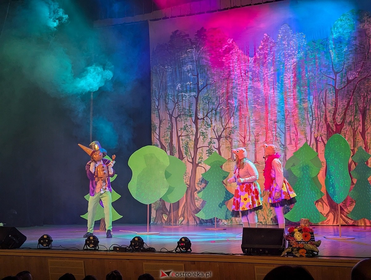 Spektakl „Świnki 3 - Pepa, Mela i Kwi” w Ostrołęckim Centrum Kultury  [22.02.2026] - zdjęcie #3 - eOstroleka.pl
