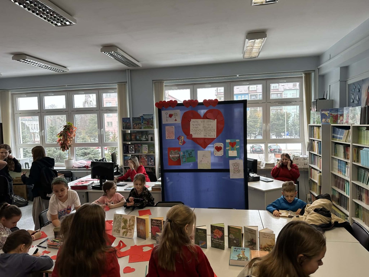 Walentynki w SP 10 Ostrołęka 2026 - zdjęcie #14 - eOstroleka.pl