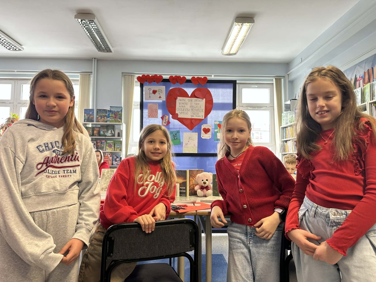 Walentynki w SP 10 Ostrołęka 2026 - zdjęcie #10 - eOstroleka.pl