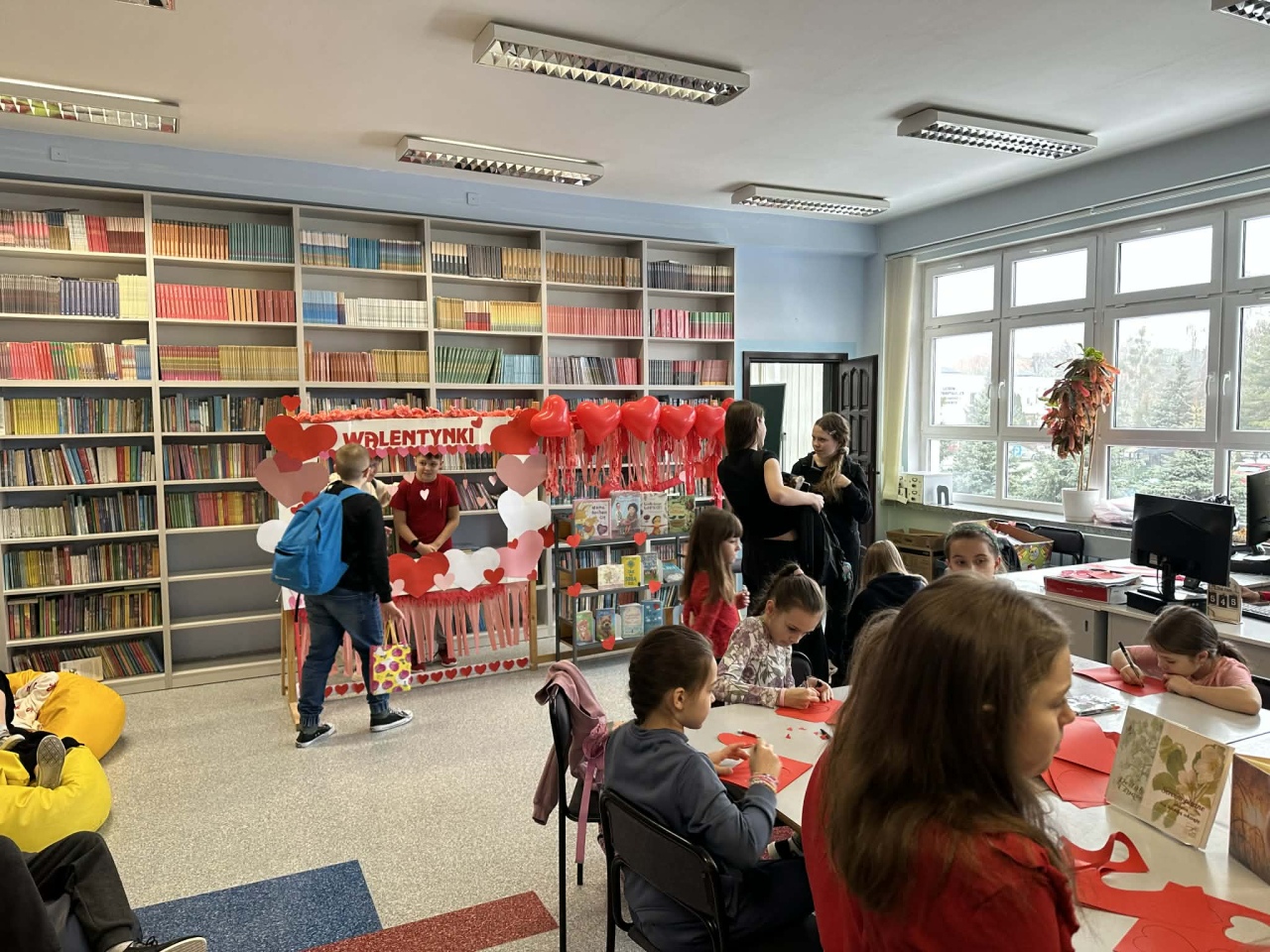 Walentynki w SP 10 Ostrołęka 2026 - zdjęcie #11 - eOstroleka.pl