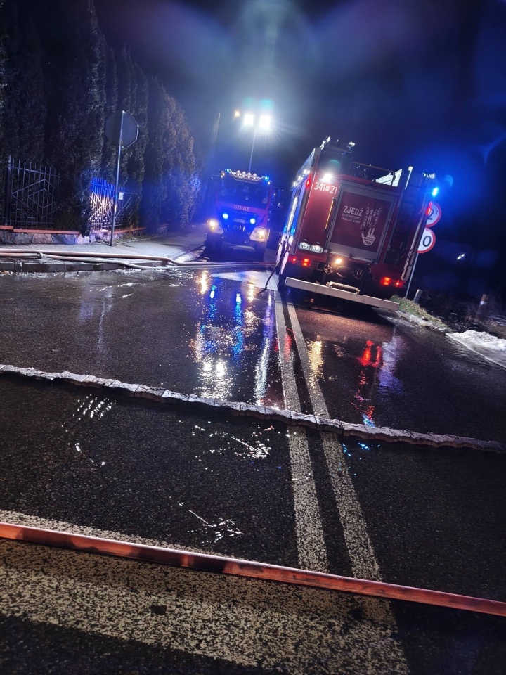 Walka z lokalnymi podtopieniami w powiecie ostrołęckim [25.02.2026] - zdjęcie #9 - eOstroleka.pl