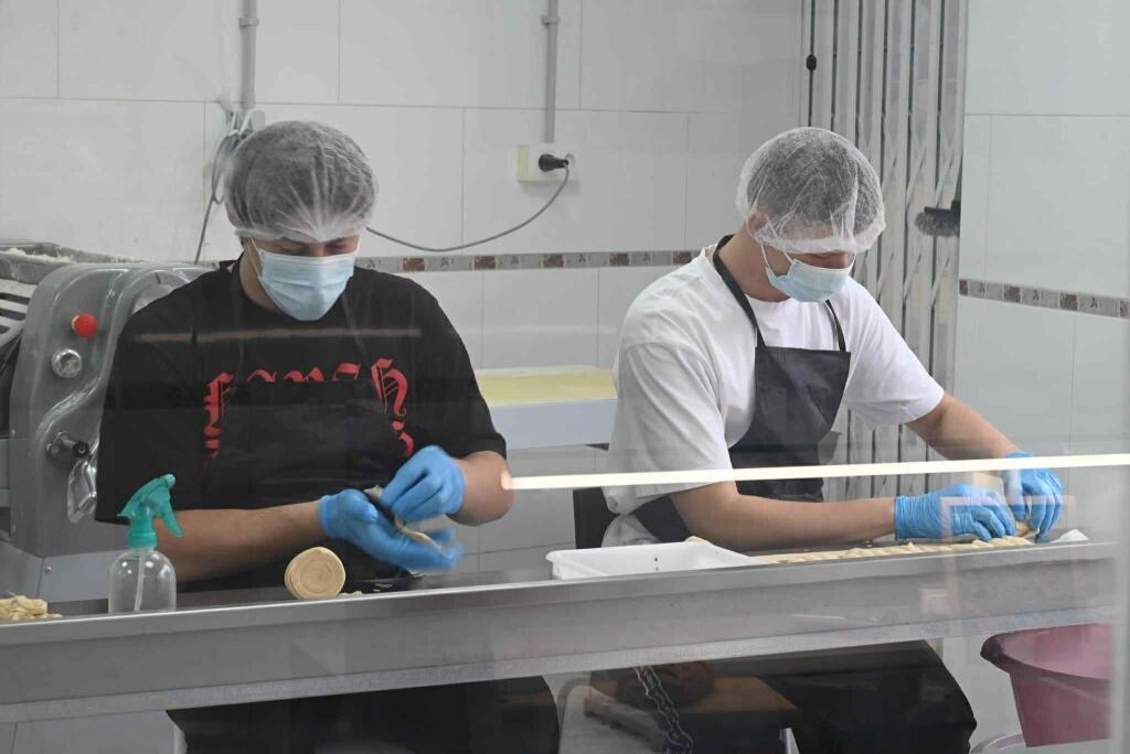 Uczniowie Zespołu Szkół Powiatowych w Łysych zakończyli staże w Hiszpanii [26.02.2026] - zdjęcie #12 - eOstroleka.pl