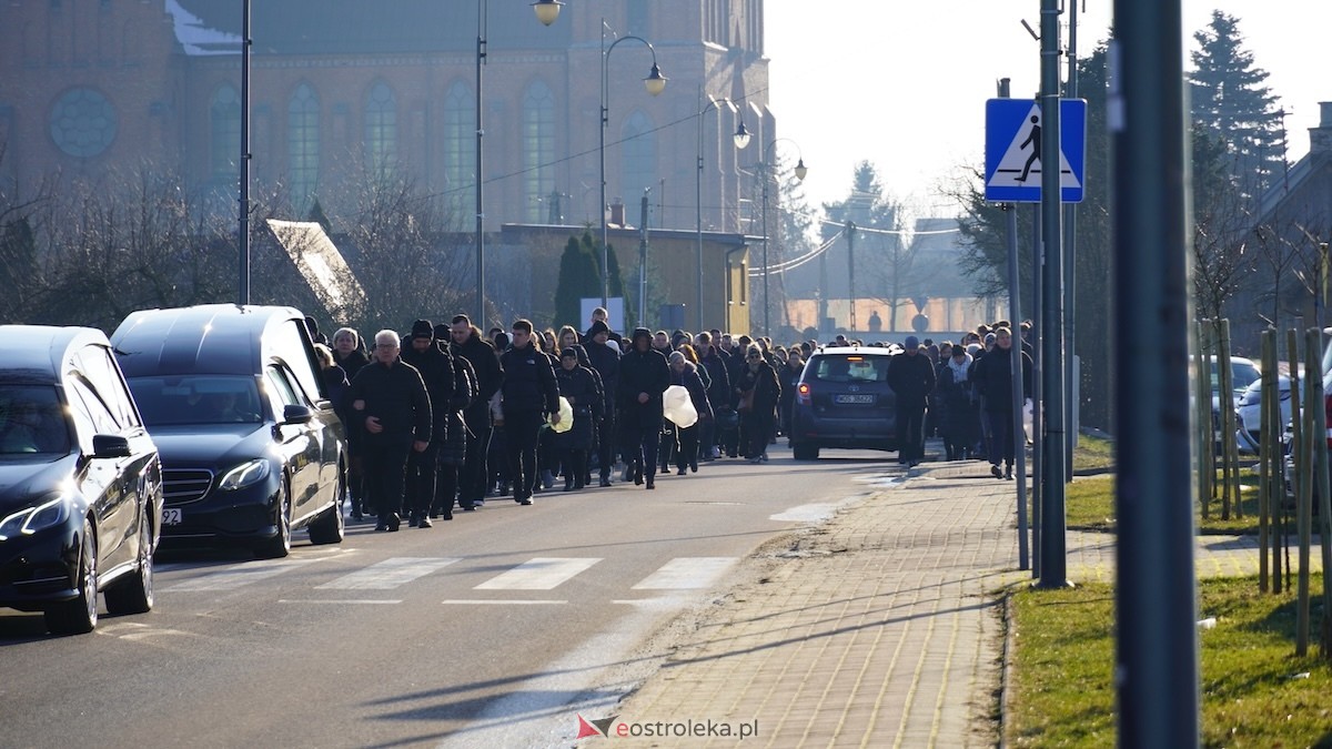 Ostatnia droga śp. Łukasza i Eweliny [26.02.2026] - zdjęcie #48 - eOstroleka.pl
