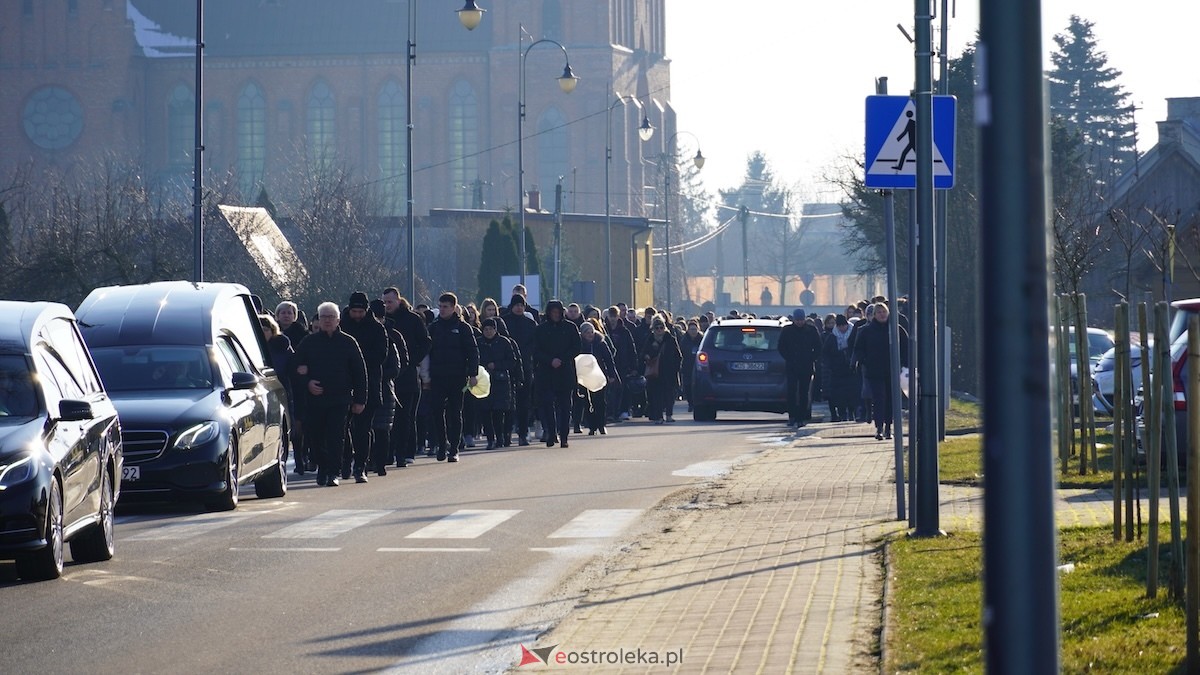 Ostatnia droga śp. Łukasza i Eweliny [26.02.2026] - zdjęcie #47 - eOstroleka.pl
