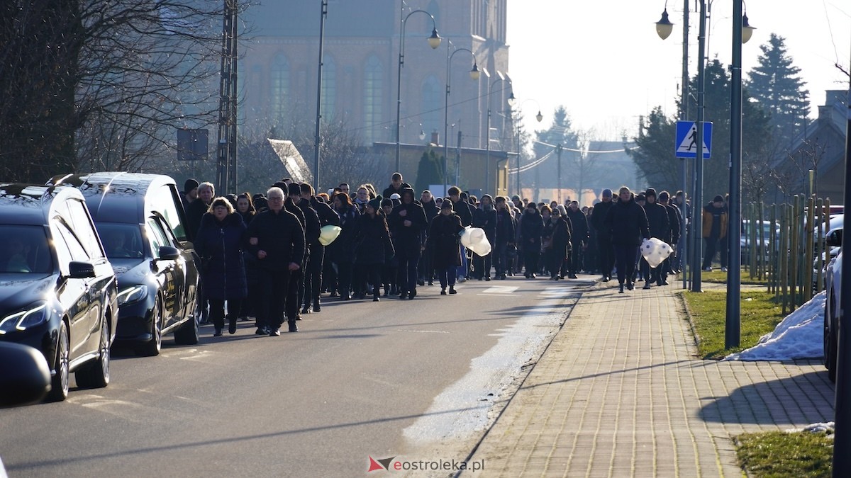 Ostatnia droga śp. Łukasza i Eweliny [26.02.2026] - zdjęcie #37 - eOstroleka.pl