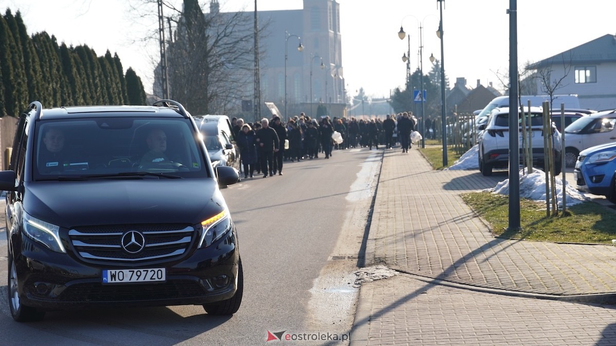Ostatnia droga śp. Łukasza i Eweliny [26.02.2026] - zdjęcie #35 - eOstroleka.pl