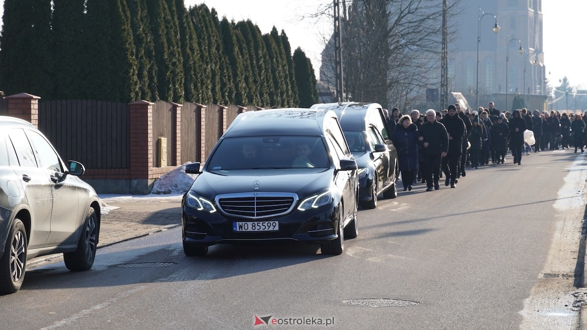 Ostatnia droga śp. Łukasza i Eweliny [26.02.2026] - zdjęcie #32 - eOstroleka.pl