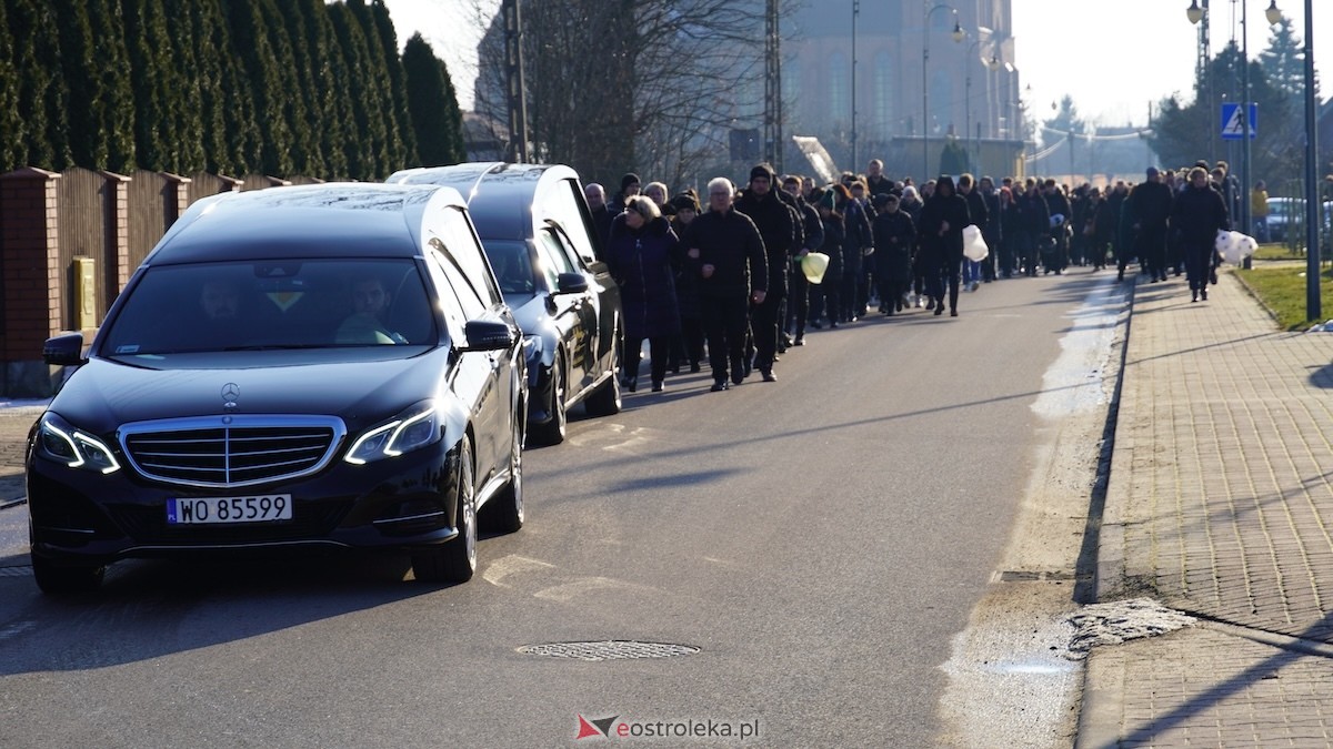 Ostatnia droga śp. Łukasza i Eweliny [26.02.2026] - zdjęcie #29 - eOstroleka.pl