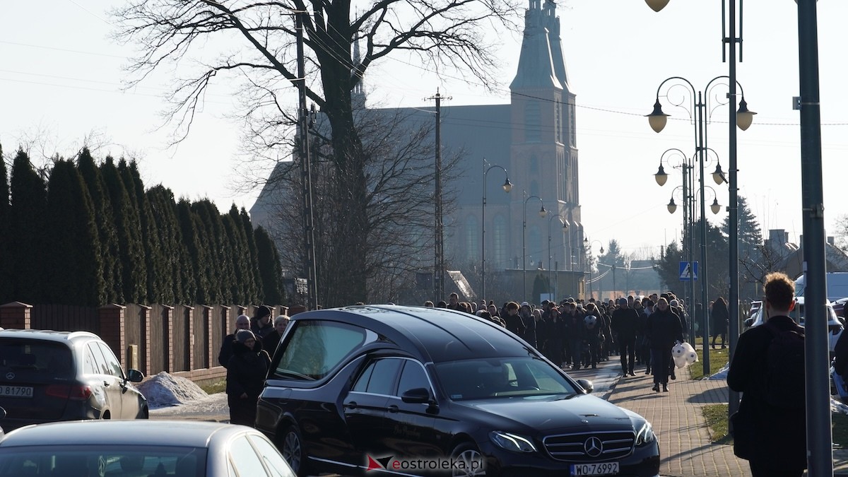 Ostatnia droga śp. Łukasza i Eweliny [26.02.2026] - zdjęcie #27 - eOstroleka.pl