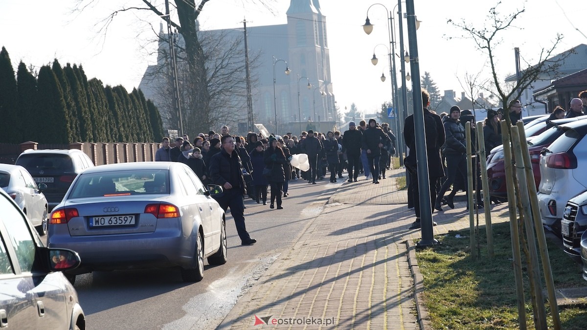 Ostatnia droga śp. Łukasza i Eweliny [26.02.2026] - zdjęcie #23 - eOstroleka.pl