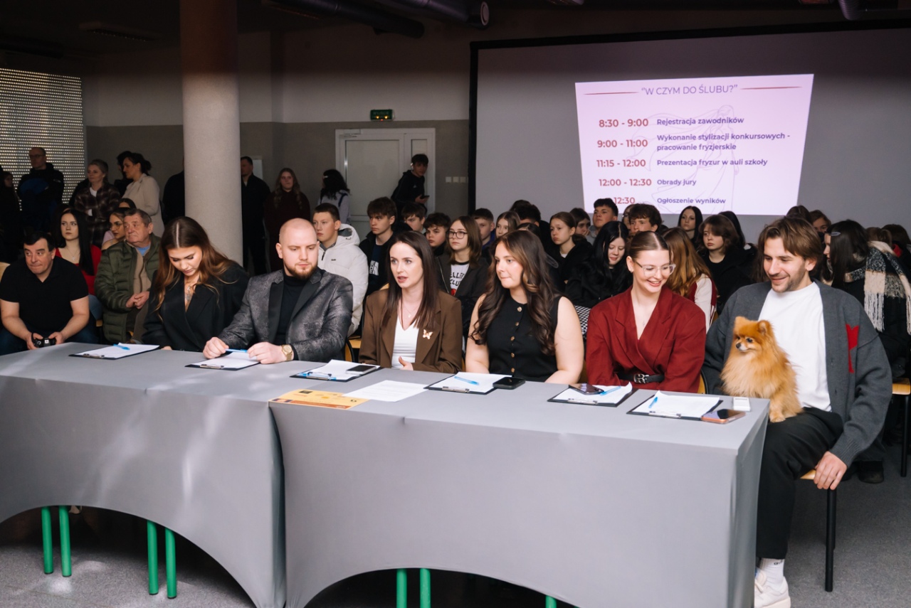 XVII edycja Festiwalu Fryzjerstwa Artystycznego z ZSZ Nr 2 [27.02.2027] - zdjęcie #61 - eOstroleka.pl