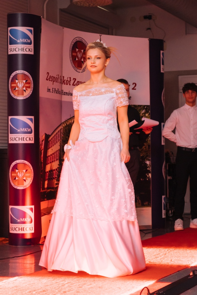 XVII edycja Festiwalu Fryzjerstwa Artystycznego z ZSZ Nr 2 [27.02.2027] - zdjęcie #60 - eOstroleka.pl