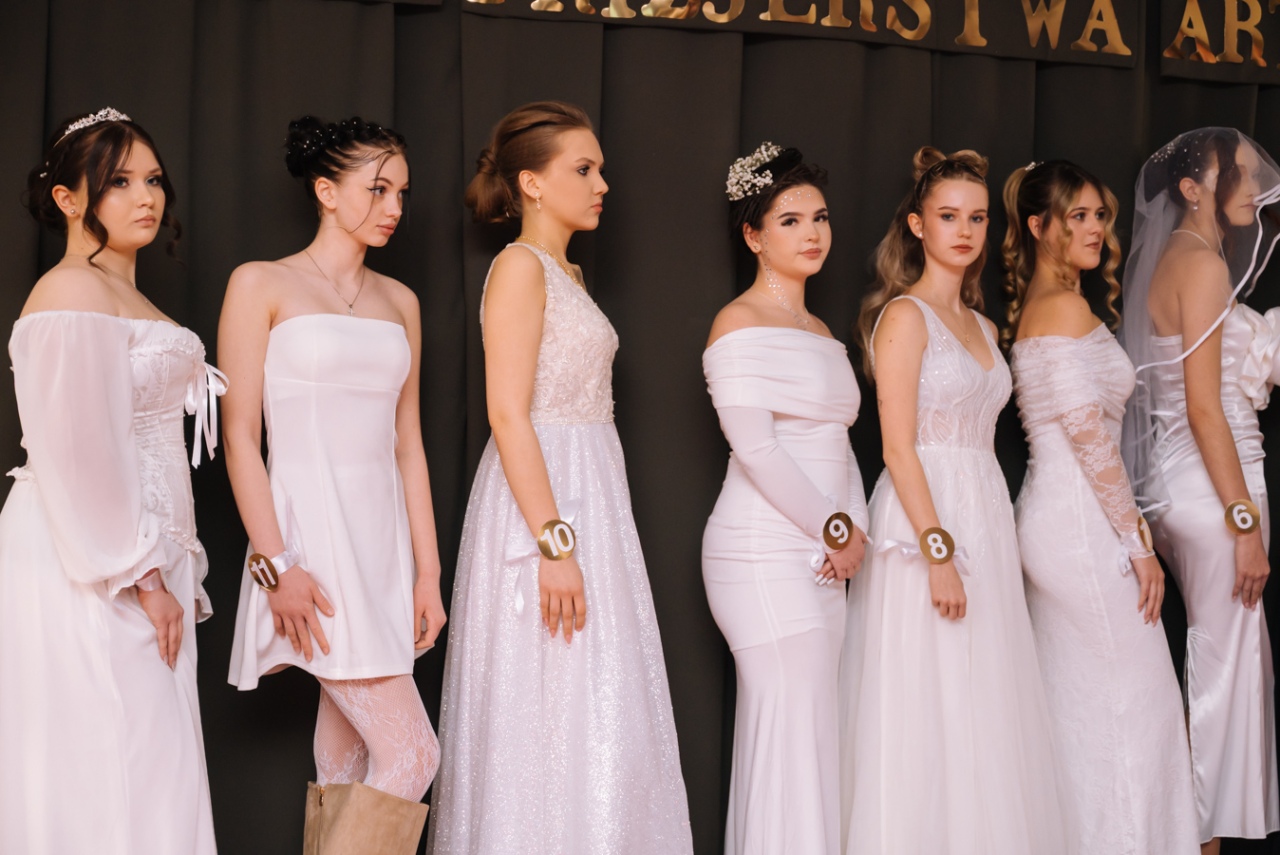 XVII edycja Festiwalu Fryzjerstwa Artystycznego z ZSZ Nr 2 [27.02.2027] - zdjęcie #26 - eOstroleka.pl