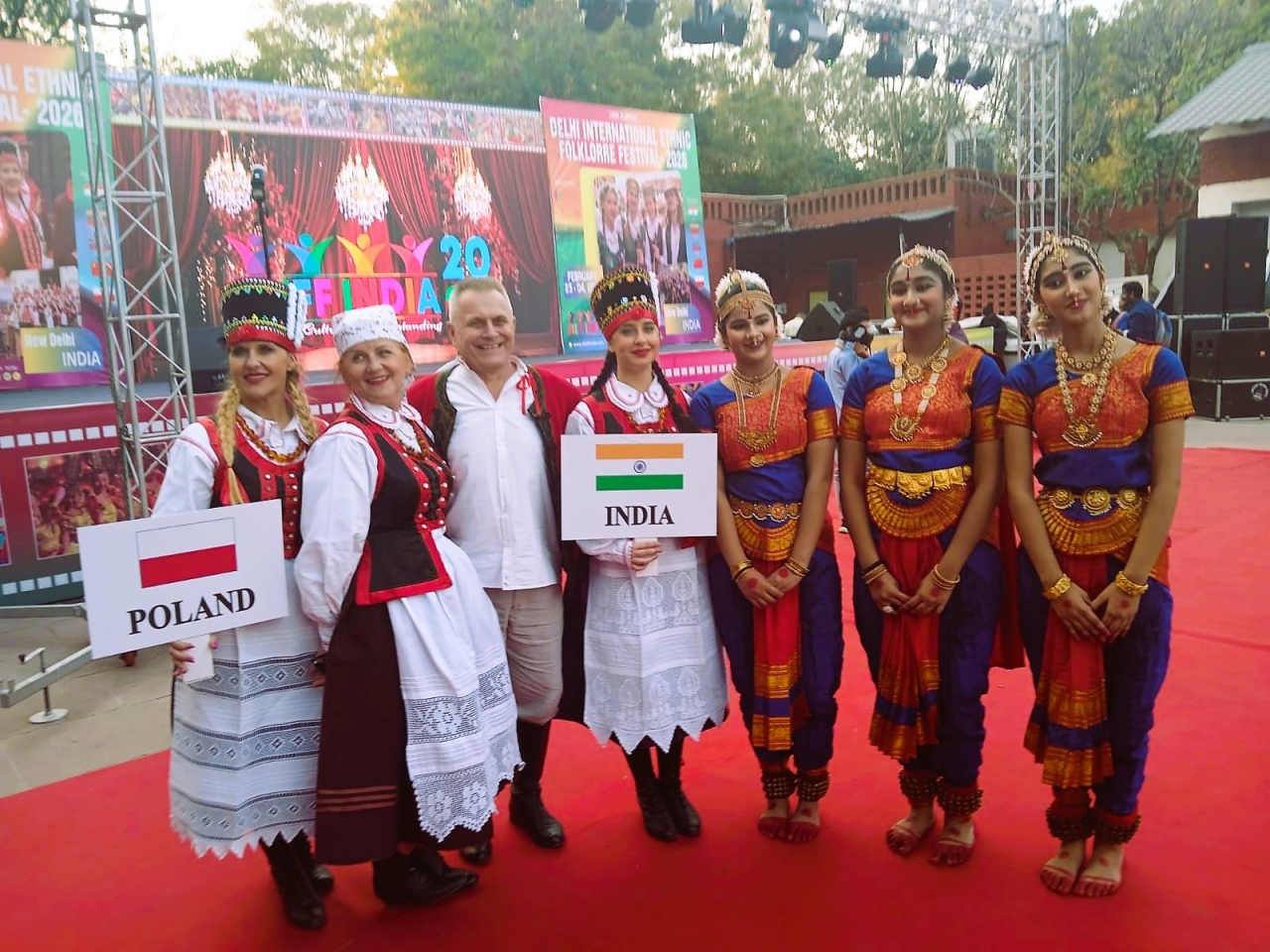 Zespół Folklorystyczny „Kurpianka” z Kadzidła na 11. Delhi International Ethnic Folklore Festival w Indiach  - zdjęcie #7 - eOstroleka.pl