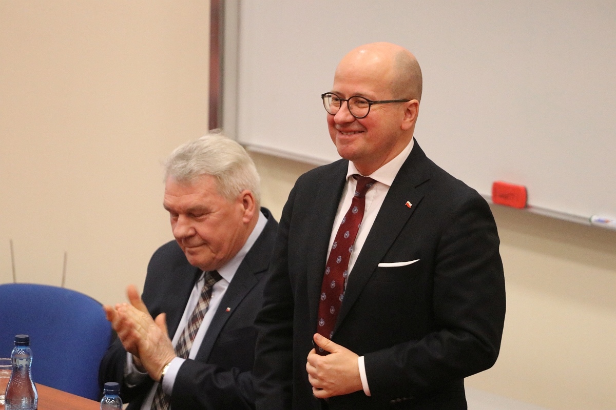 Spotkanie z posłem Bartłomiejem Wróblewskim w Ostrołęce [28.02.2026] - zdjęcie #23 - eOstroleka.pl
