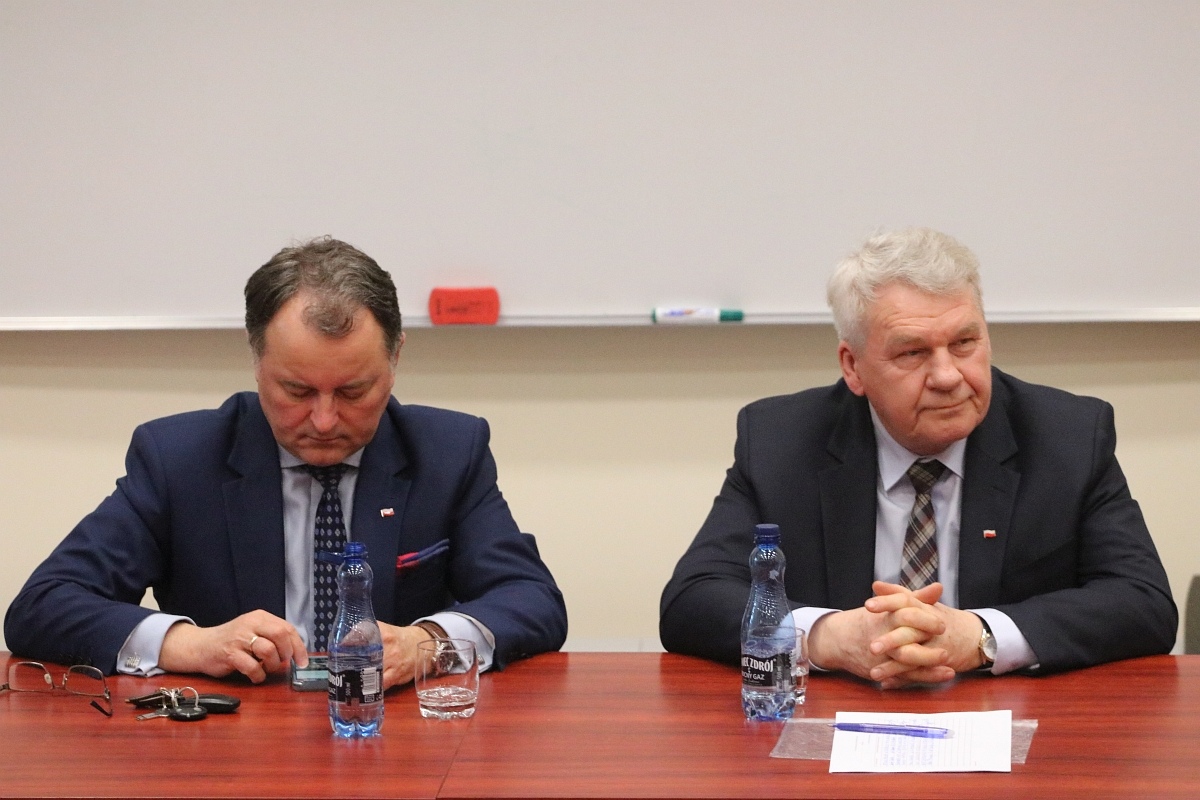 Spotkanie z posłem Bartłomiejem Wróblewskim w Ostrołęce [28.02.2026] - zdjęcie #12 - eOstroleka.pl