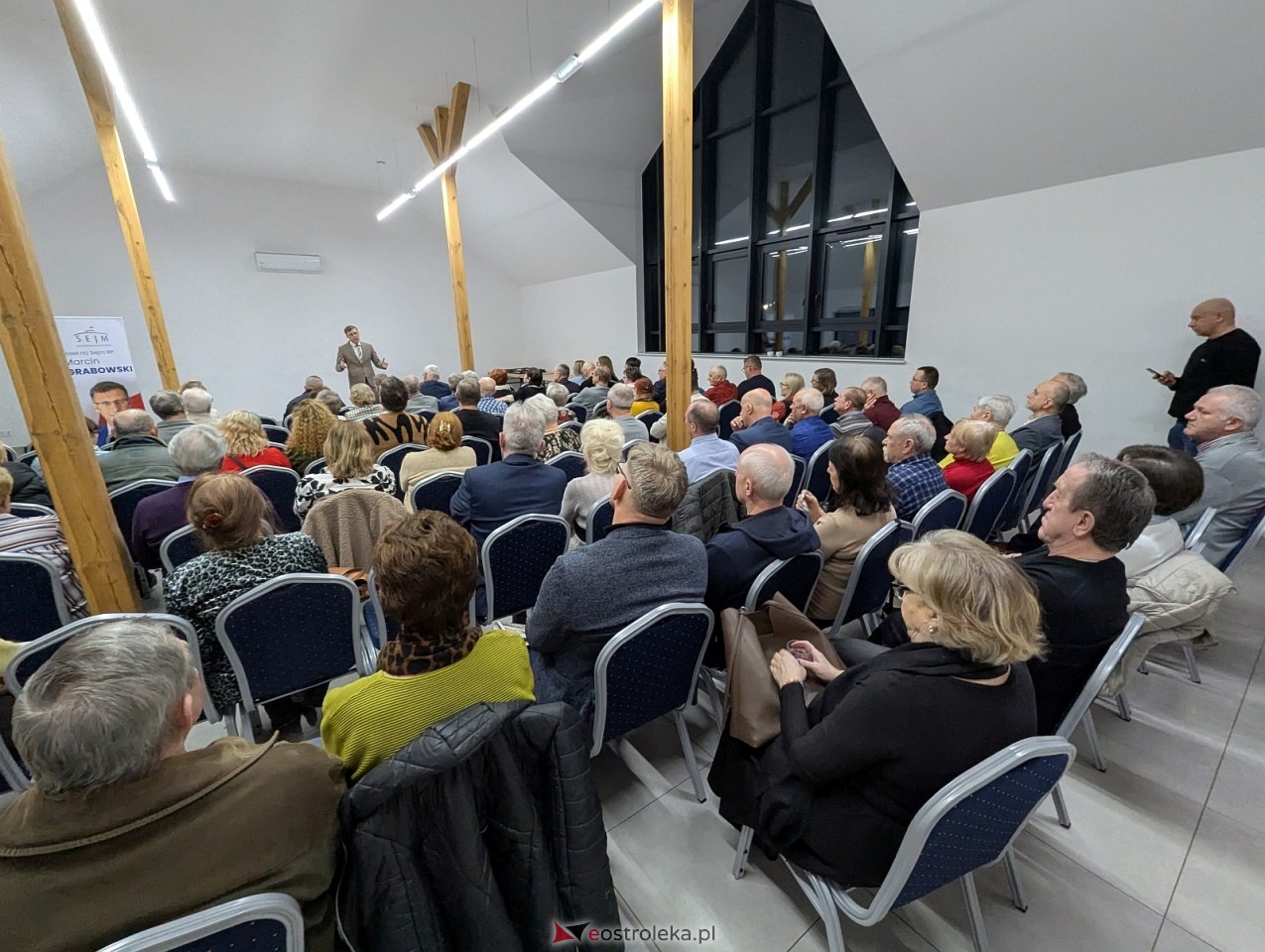 Spotkanie z posłem Marcinem Grabowskim w Rzekuniu [28.02.2026] - zdjęcie #2 - eOstroleka.pl