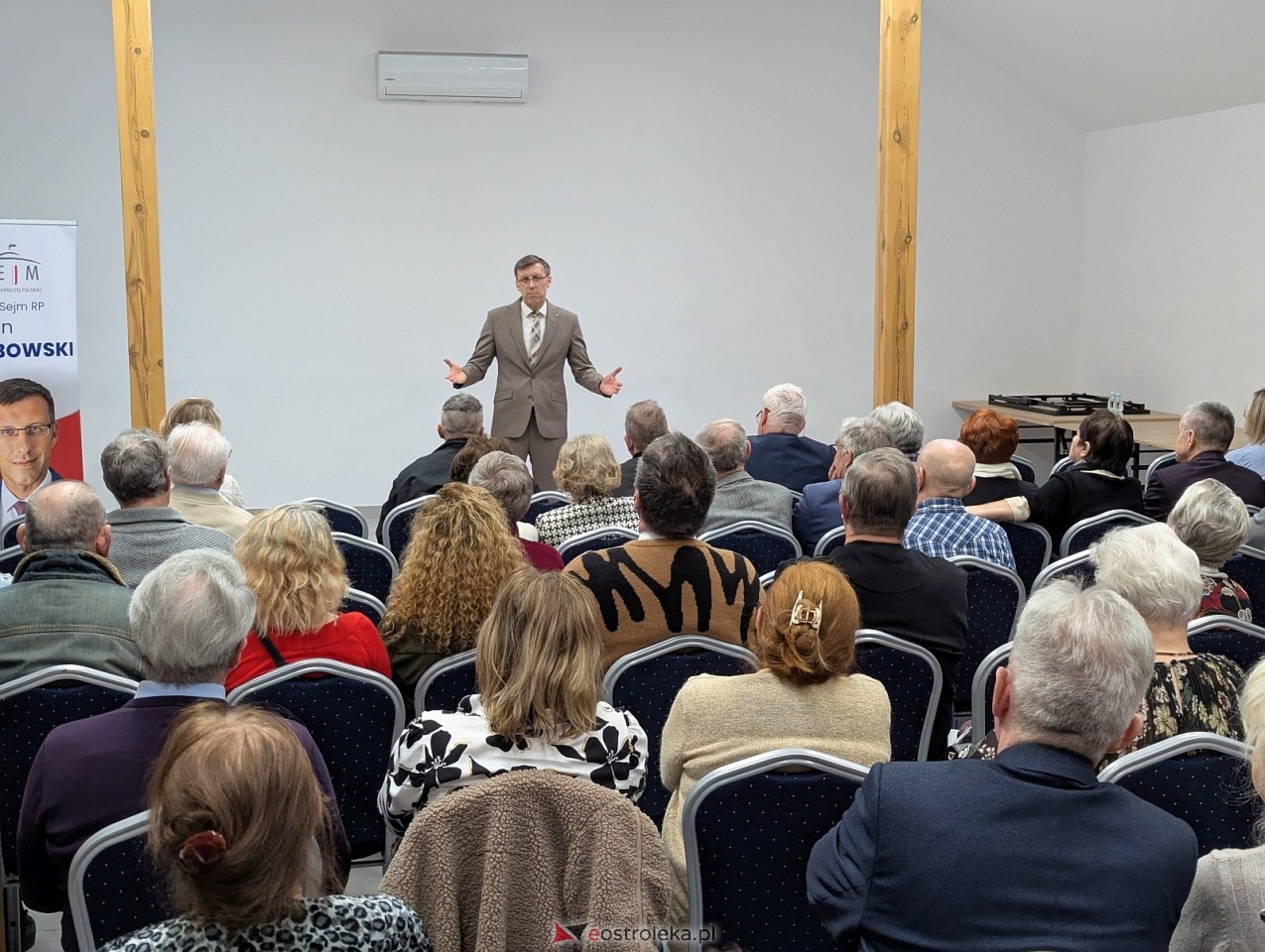 Spotkanie z posłem Marcinem Grabowskim w Rzekuniu [28.02.2026] - zdjęcie #1 - eOstroleka.pl