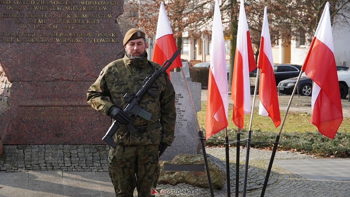 Narodowy Dzień Pamięci Żołnierzy Wyklętych w Ostrołęce [01.03.2026] - zdjęcie #176 - eOstroleka.pl