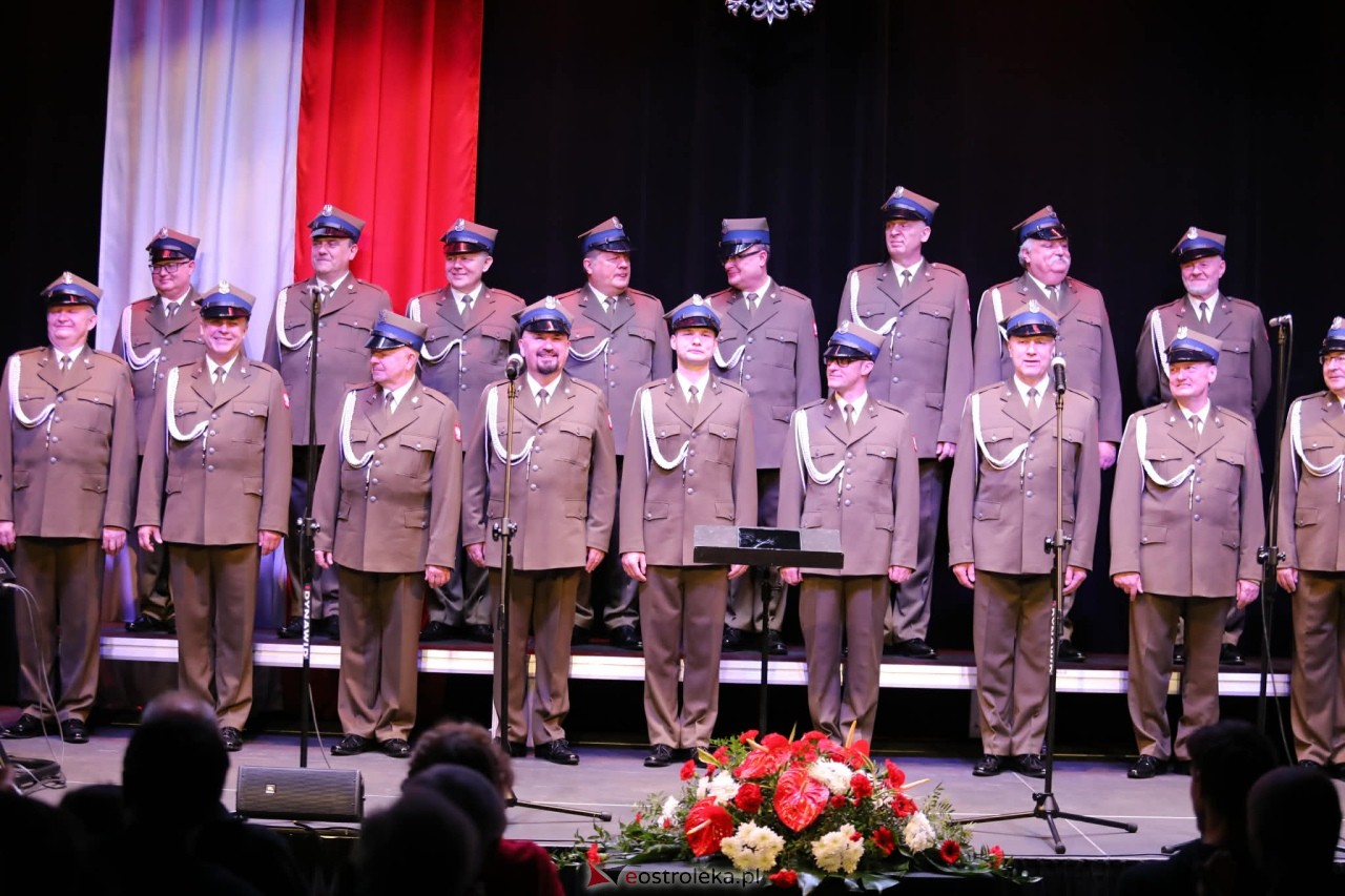 Koncert Chóru Reprezentacyjnego WP pt. „Dla Ciebie Polsko”  w MŻW [1.03.2026] - zdjęcie #54 - eOstroleka.pl