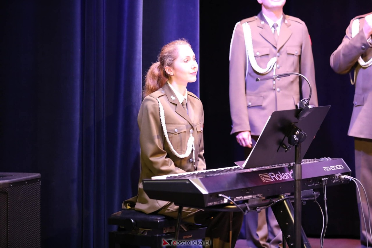 Koncert Chóru Reprezentacyjnego WP pt. „Dla Ciebie Polsko”  w MŻW [1.03.2026] - zdjęcie #42 - eOstroleka.pl