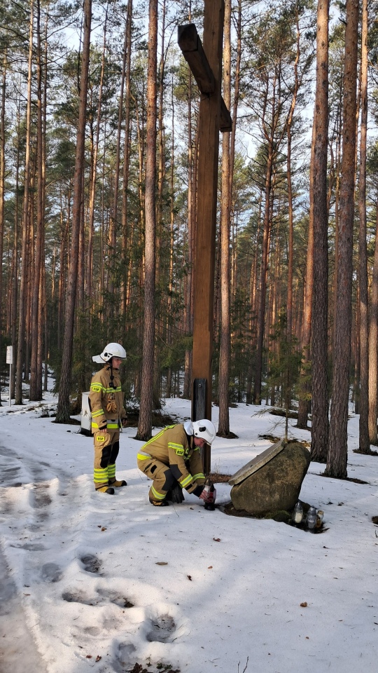 Druhowie z OSP Gleba w hołdzie Żołnierzom Wyklętym [01.03.2026] - zdjęcie #2 - eOstroleka.pl