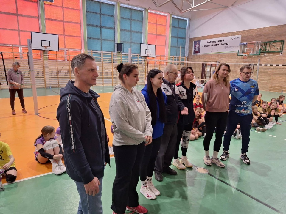 Zimowy turniej minisiatkówki w SP 5 Ostrołęka [2.03.2026] - zdjęcie #59 - eOstroleka.pl